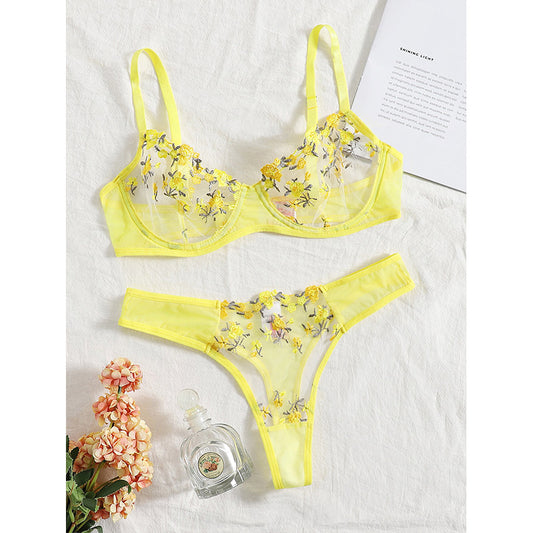 Ladies Sweet Low Waist Lace Lingerie Set